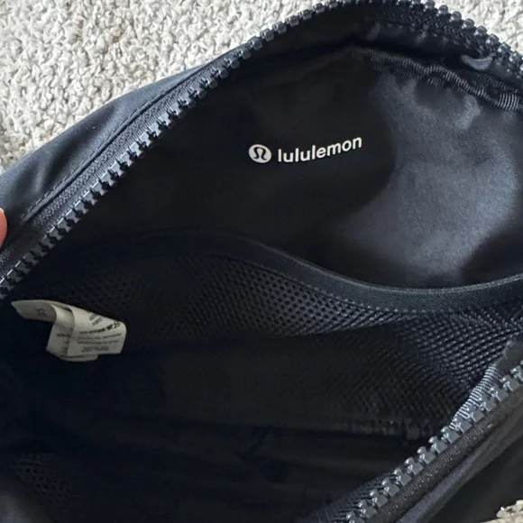 lululemon athletica Black Belt Bag - Picture 5 of 5